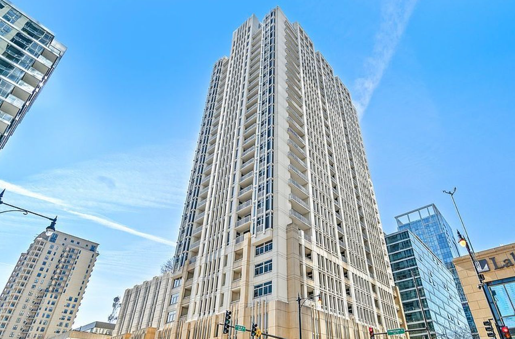 Chicago Condo Listing Prompts Concerns Over Property Taxes and HOA Fees